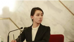 兩會女神翻譯又賣萌！揭秘兩會高翻怎樣煉成？